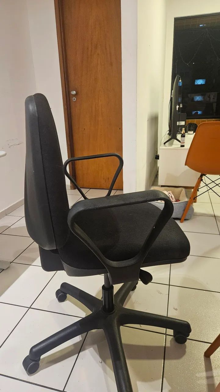 Cadeira flex form lite usada em bom estado  - Foto 4