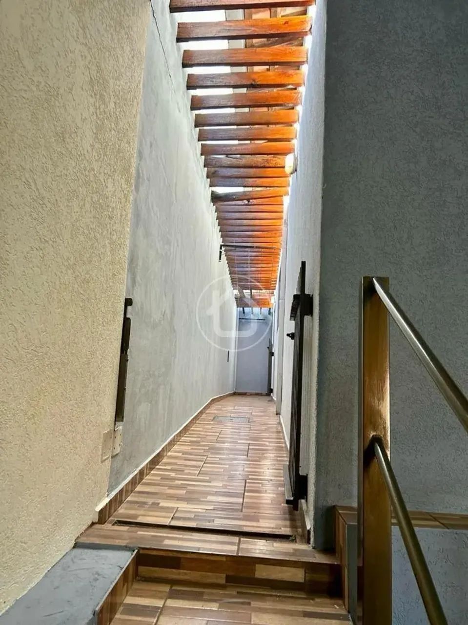 CASA COM 04 QUARTOS SENDO 1 SUITE - Foto 5