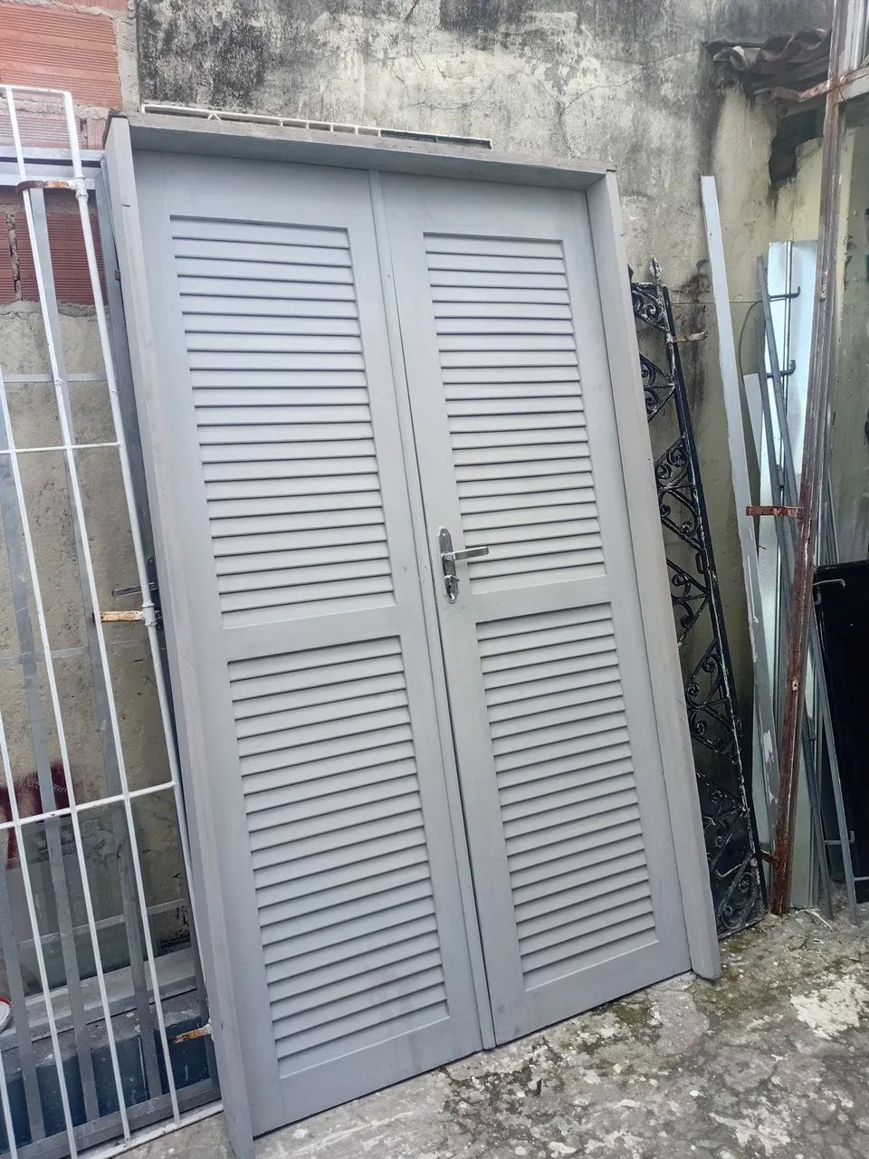 Porta de madeira completa