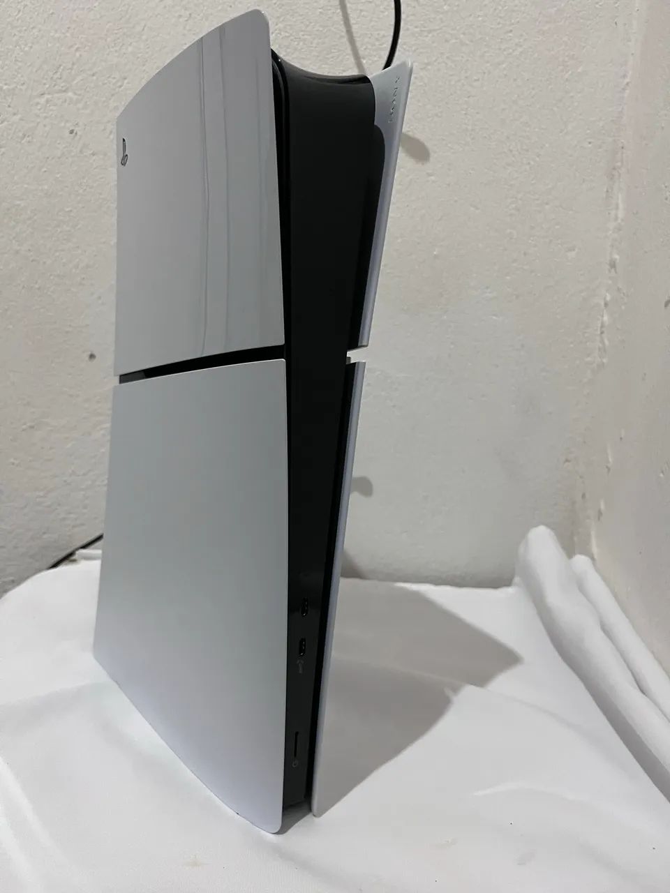 PS5 Slim Digital + 2 Controles - Foto 5