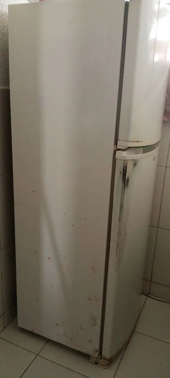 Geladeira com defeito 