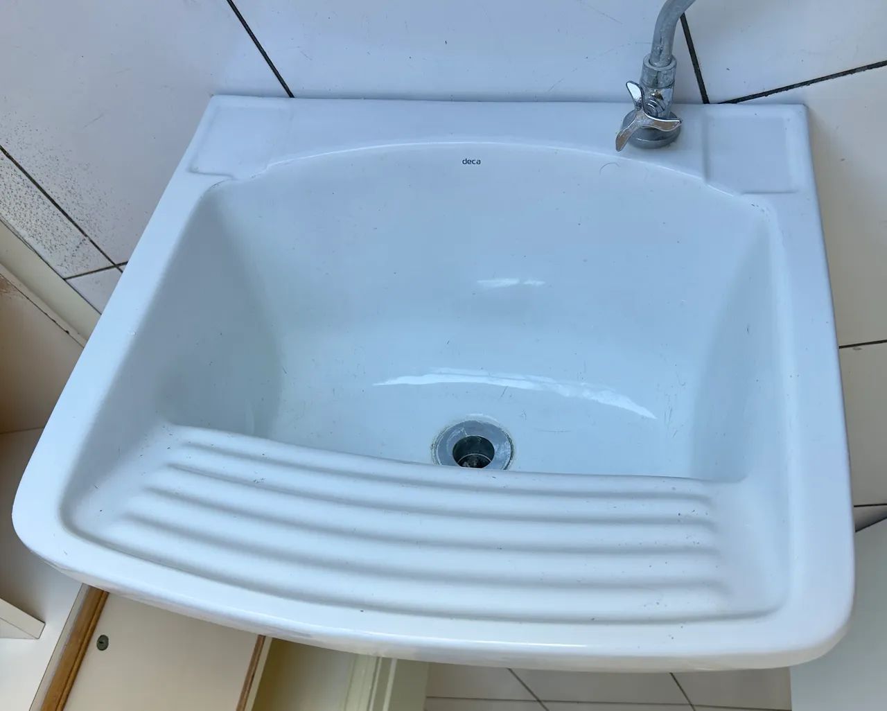Tanque em louça Deca