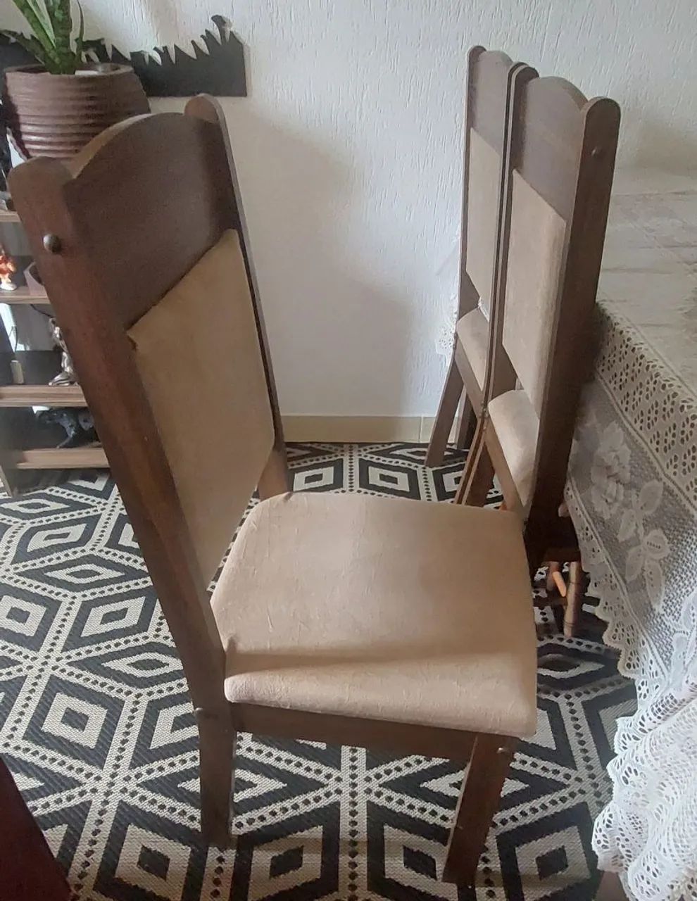 Vende-se mesa com 6 cadeiras  - Foto 3