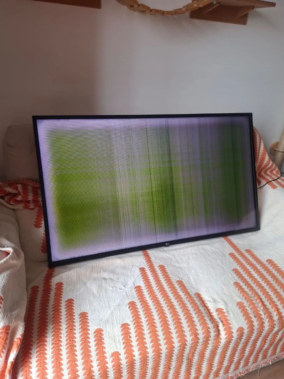 Televisão LG 50' 4K (com avaria)