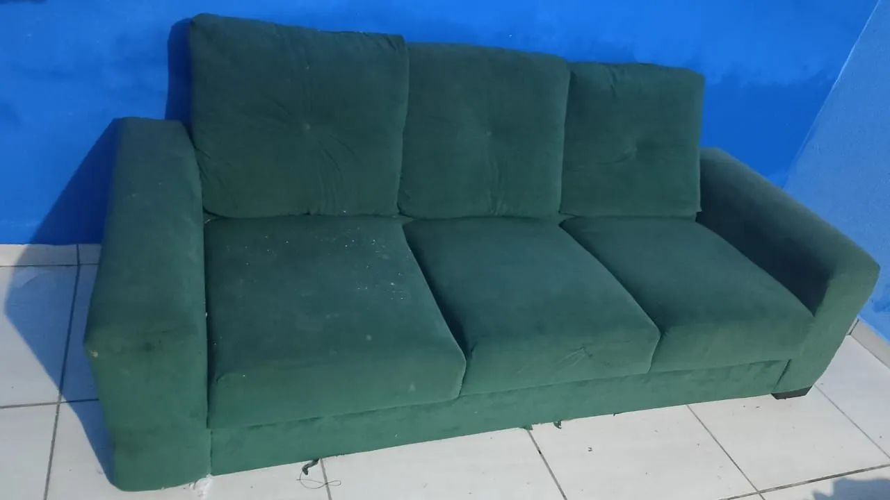 Sofá 3 lugares semi novo 
