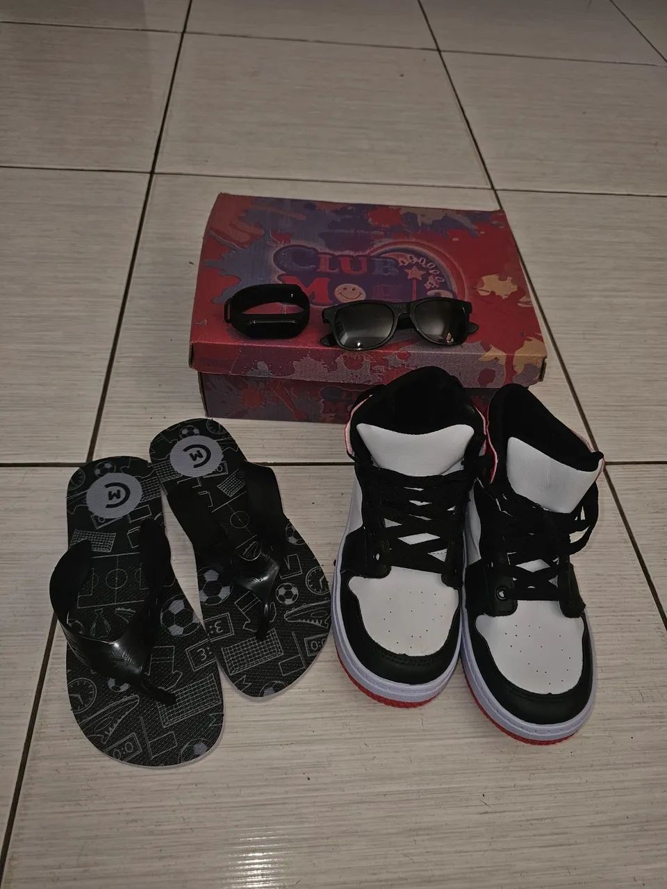 Tenis. Chinelo. Relógio e oculos - Foto 3