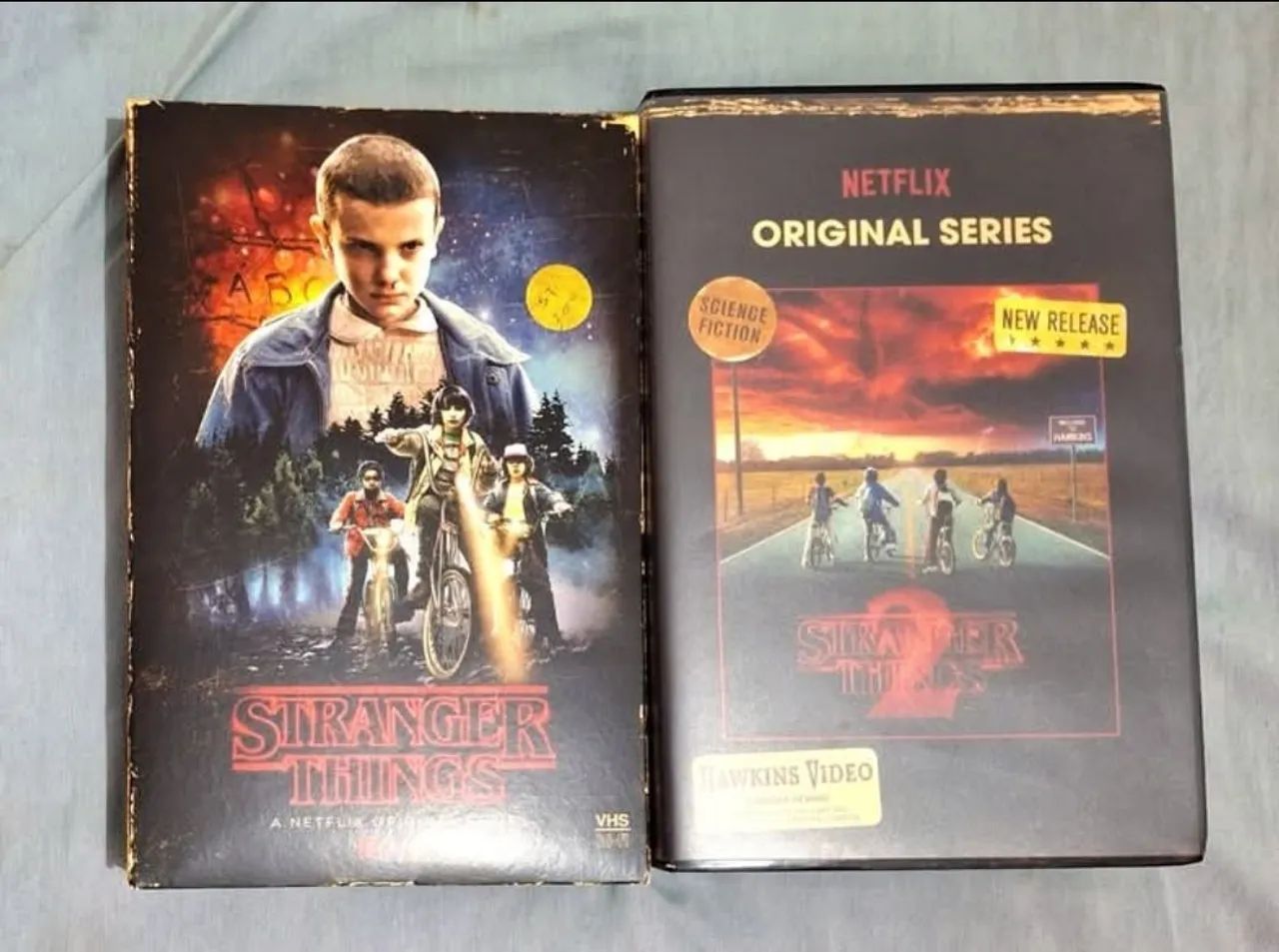 Combo stranger things temporada 1 e 2 em blu-ray (sem português)