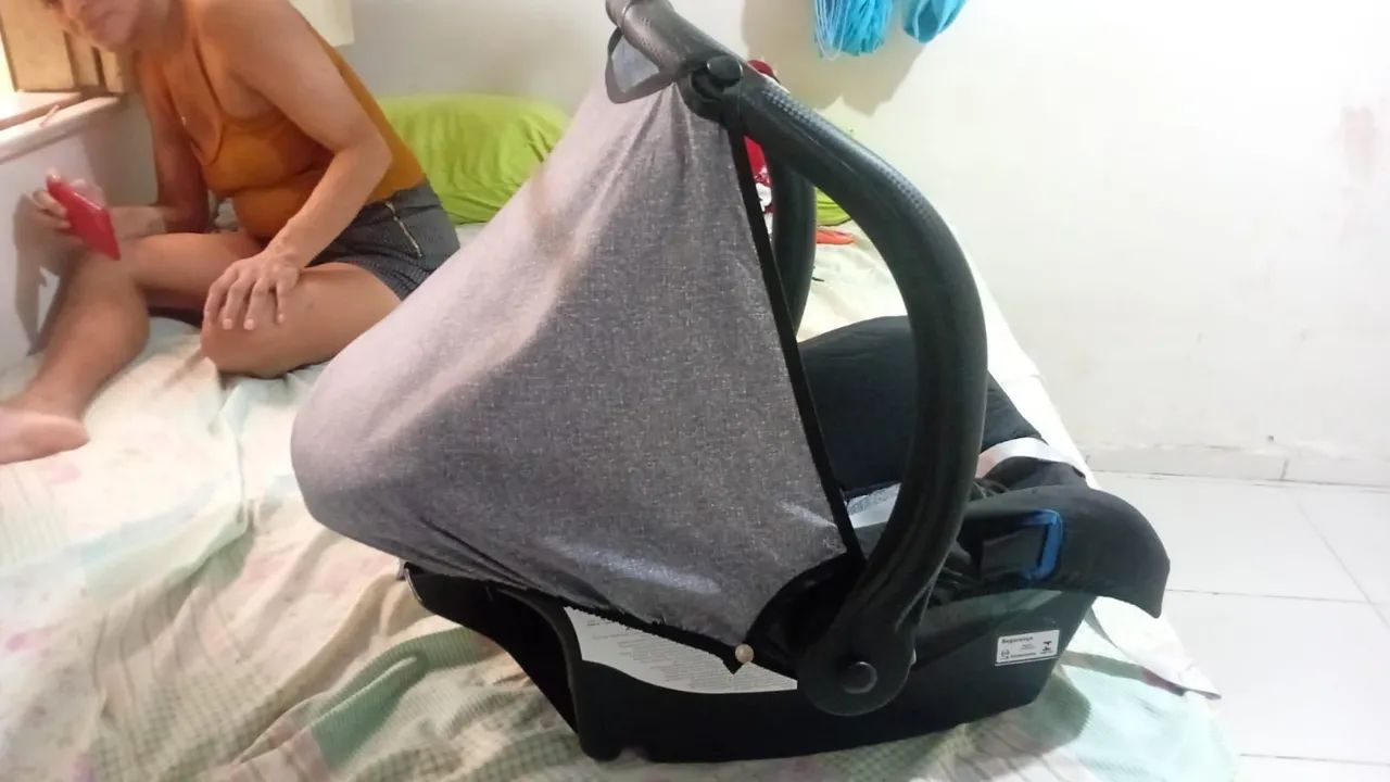 Bebê conforto semi novo em ótimo estado de uso ,produto com qualidade conforto para  bebê  - Foto 2
