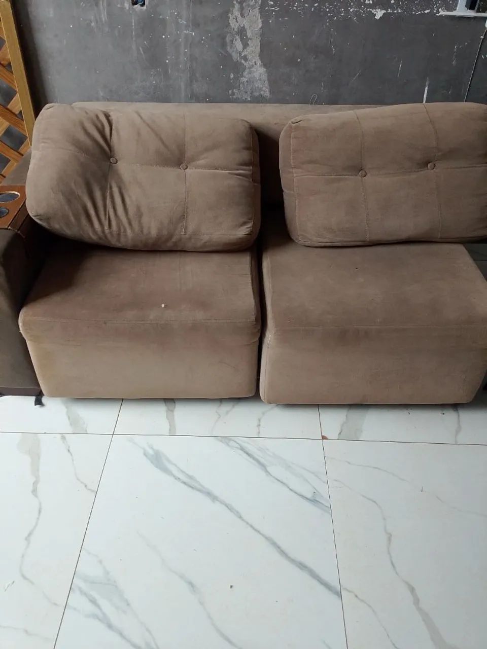 Vende-se um sofá retrátil de 2 lugares 