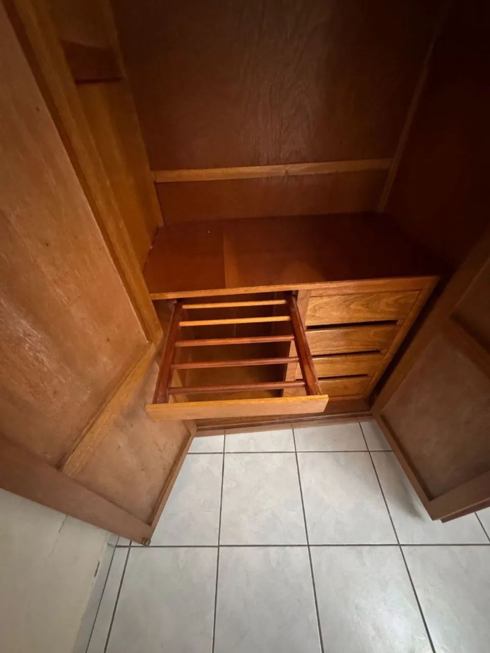 Guarda Roupa Madeira Maciça  - Foto 4