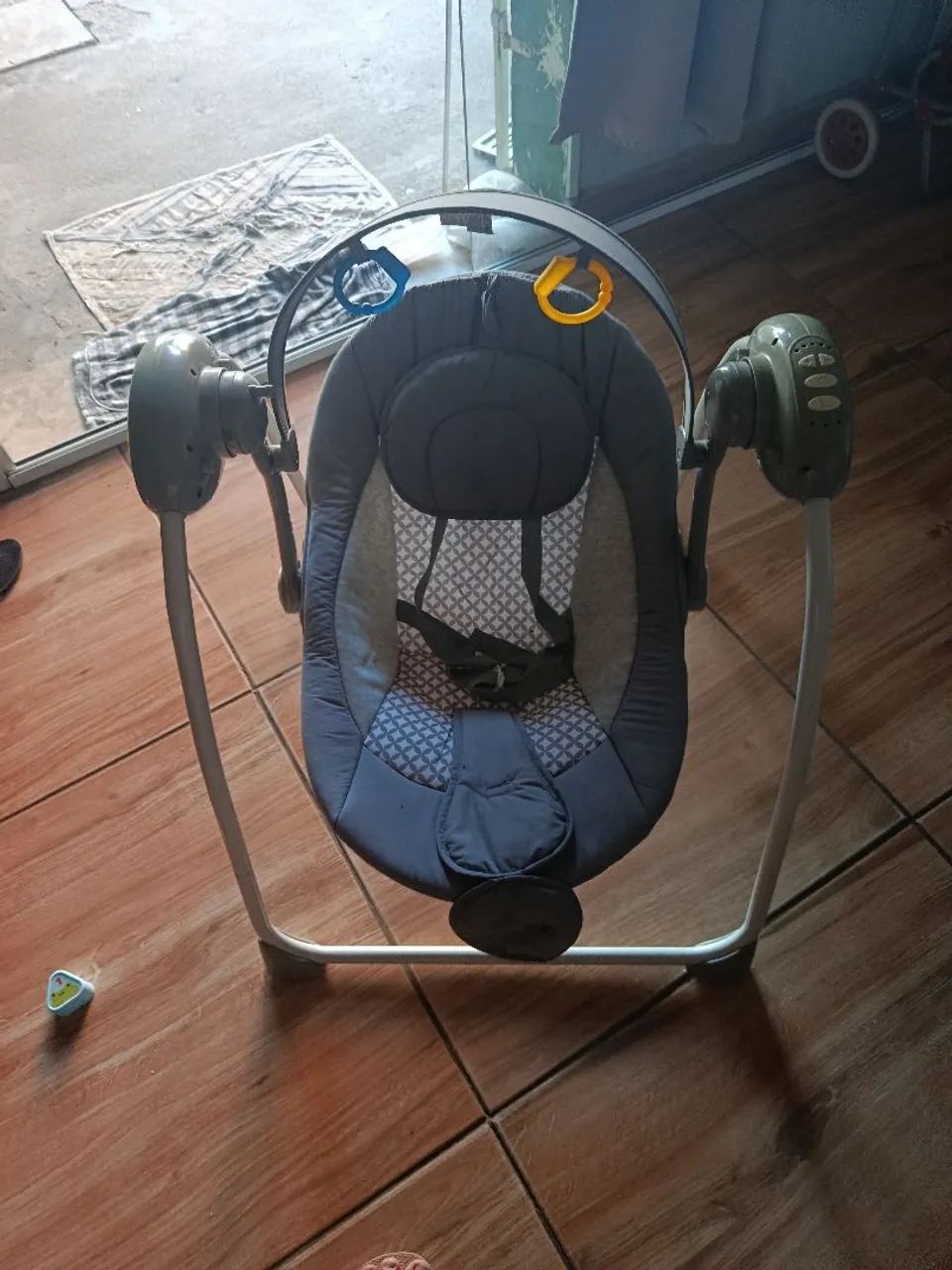 Cadeirinha de balanço para bebê Kiddo