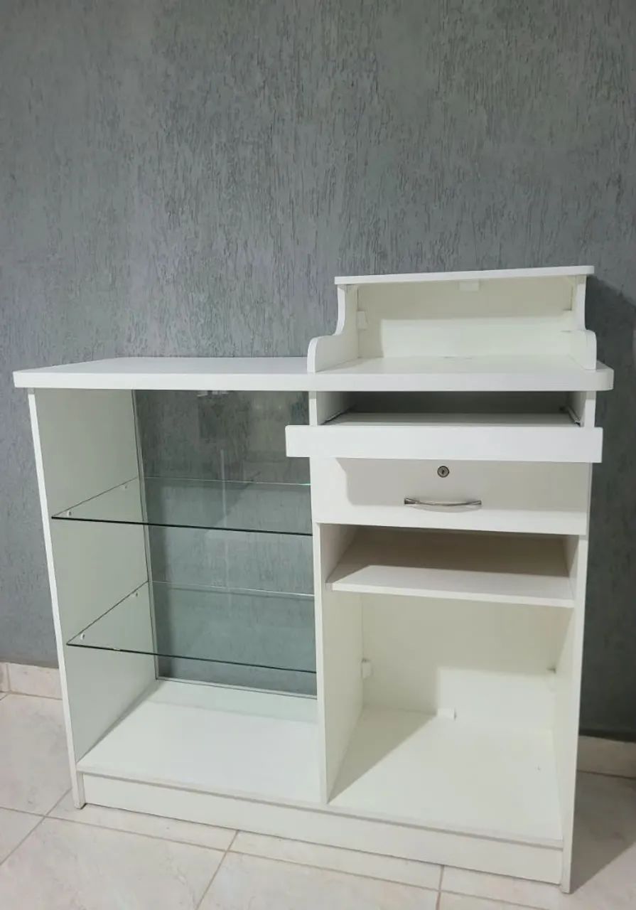 Balcão Caixa de MDF, com gaveta e vitrine - Foto 3