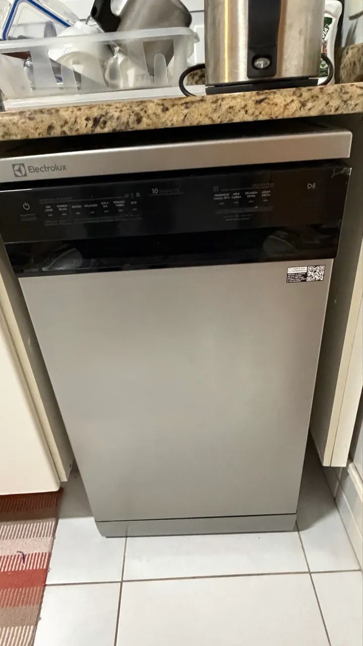 Vendo lava louças 10 serviços Eletrolux seminova - Foto 2