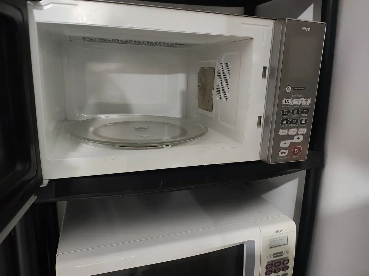 Micro-ondas Brastemp 38 Litros função gratinar  - Foto 2