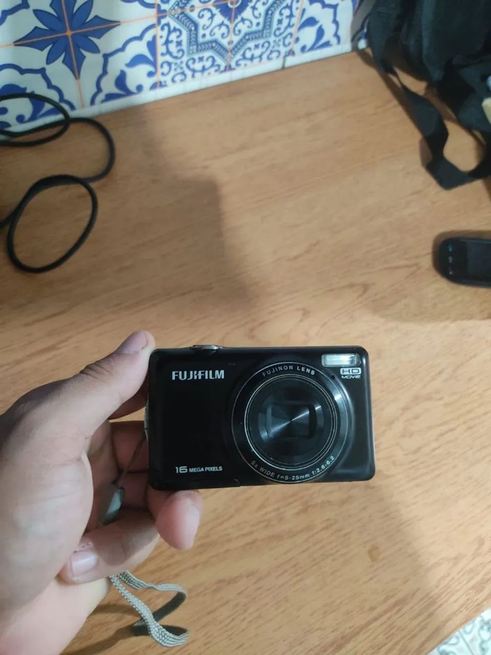VENDE-SE CÂMERA FUJIFILM 16 MEGA PIXELS - Câmeras e Filmadoras