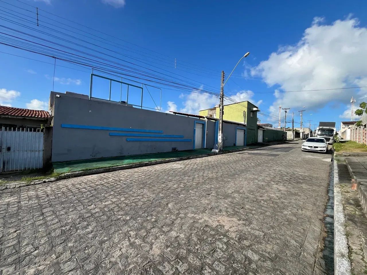 predio com 12 salas no feitosa . empresas e escolas