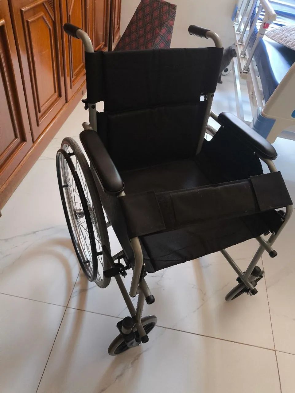 CADEIRA DE RODAS