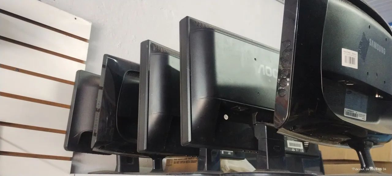 Monitores 15"6