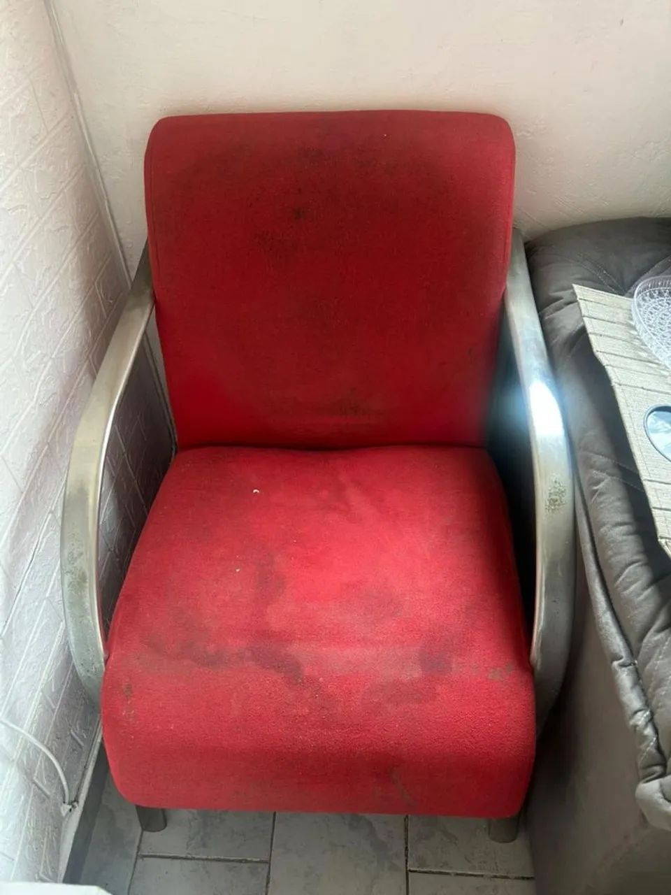 Cadeira social , precisa lavar 