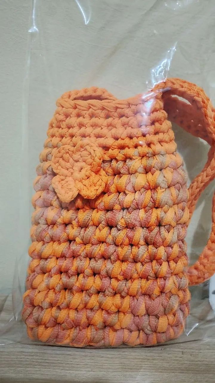 Bolsa de crochê para celular sob medida