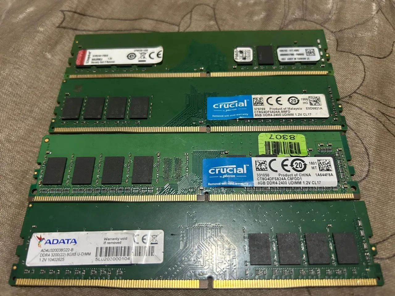 4 unidades cada uma e 60 reais venda juntas somente,  envio moto taxi ou buscar aqui .