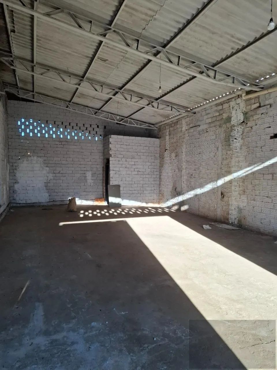 Galpão para locação com 98 m² na Av. das Bandeiras, - Foto 4