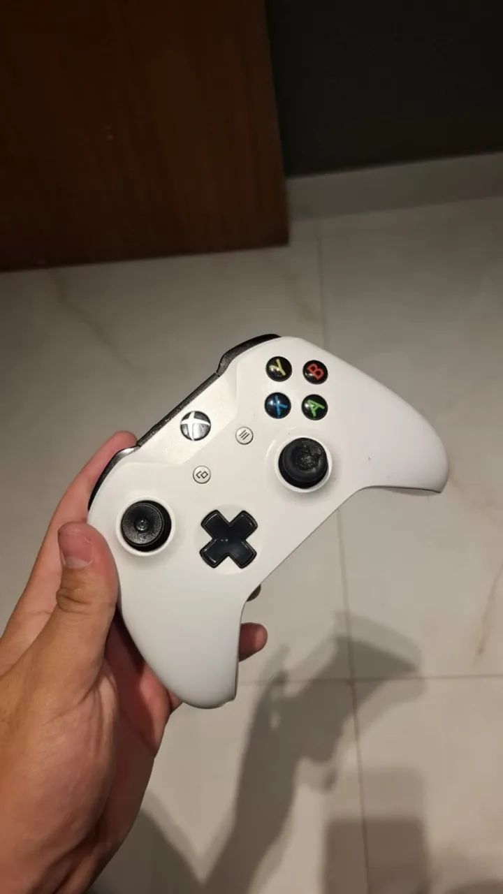 Xbox One Fat preto com 2 controles e Kinect com a caixa. - Foto 3