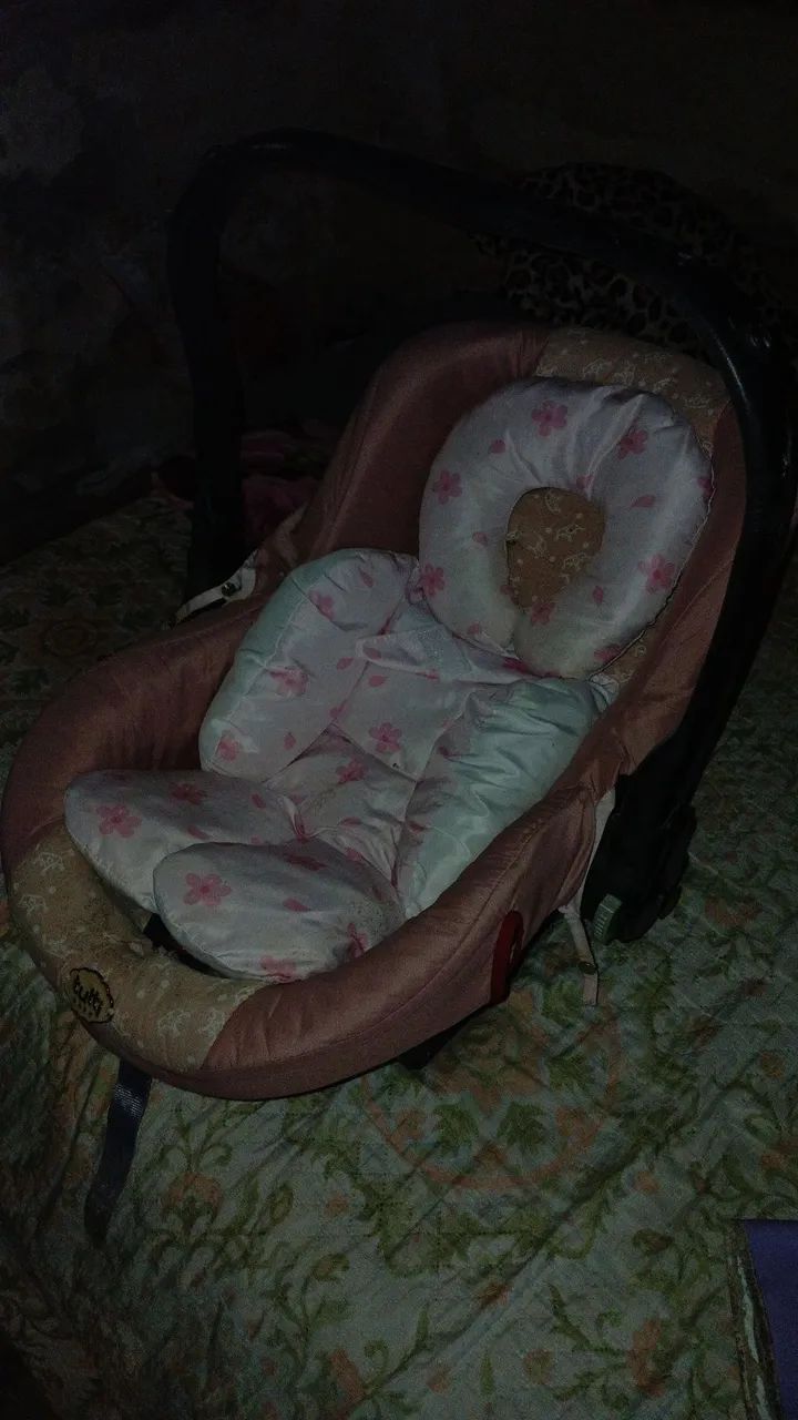 Bebe conforto na cor rosa 100$