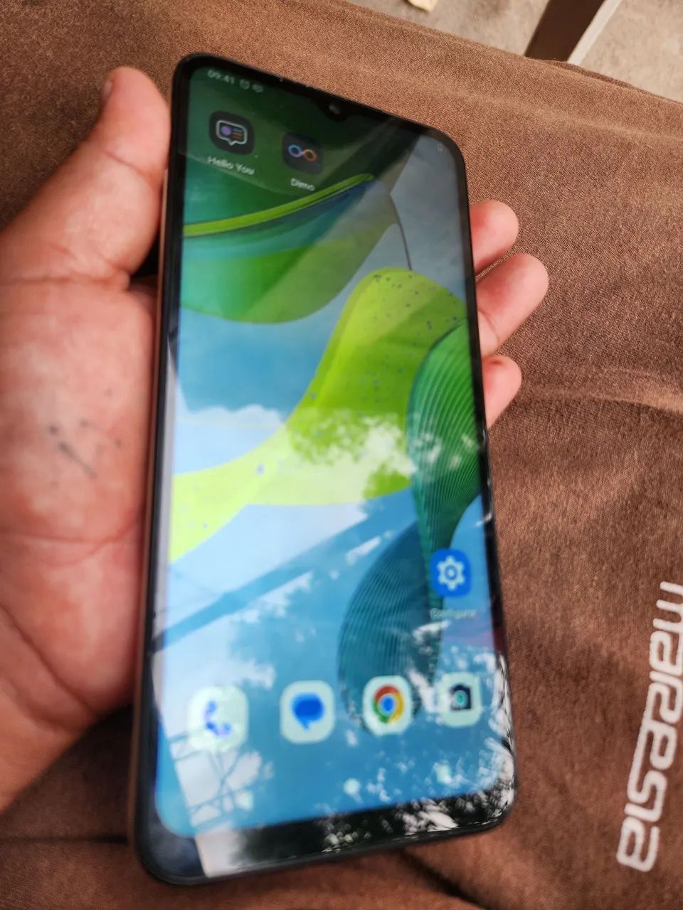 Moto e 13
