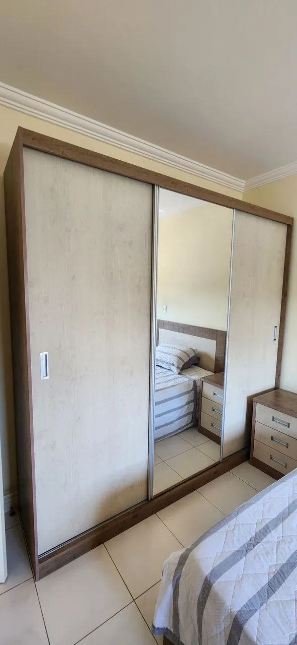 Roupeiro + Cama + Criado Mudo