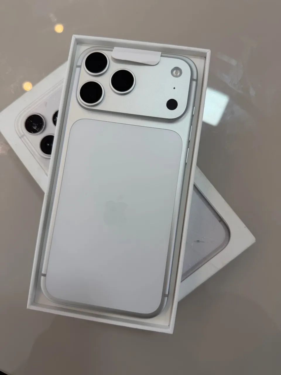 iphone 17 Pro Max impecável 
