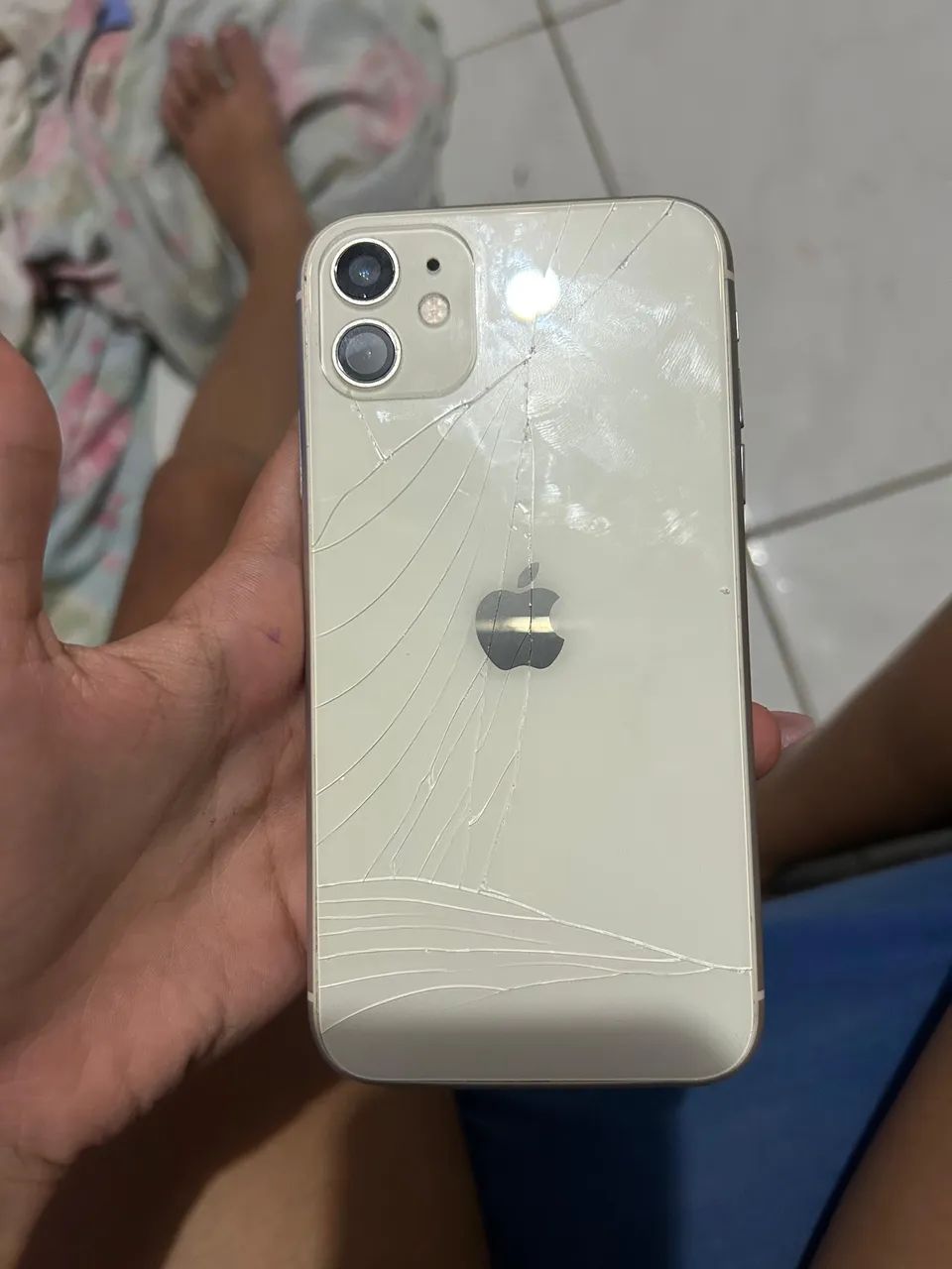 IPHONE 11-branco normal 128GB - Foto 4