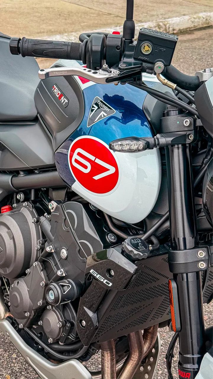 Triumph Tridente 660 Triple Tribute 67 - Foto 3