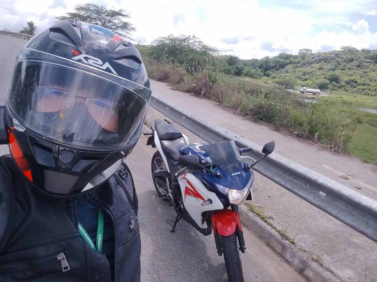 Honda CBR 250R 2012 - Foto 2
