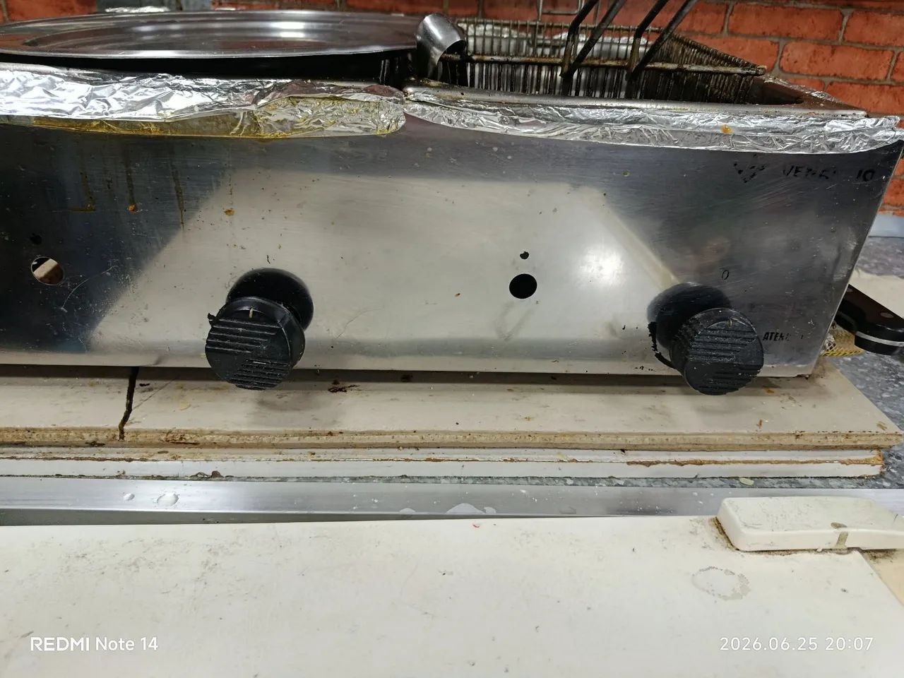 Vendo fritadeira a gás duas cestas - Foto 2