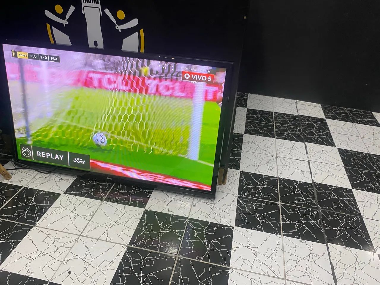 Vendo tv LG 65 polegadas  obs não é Smartv  - Foto 3