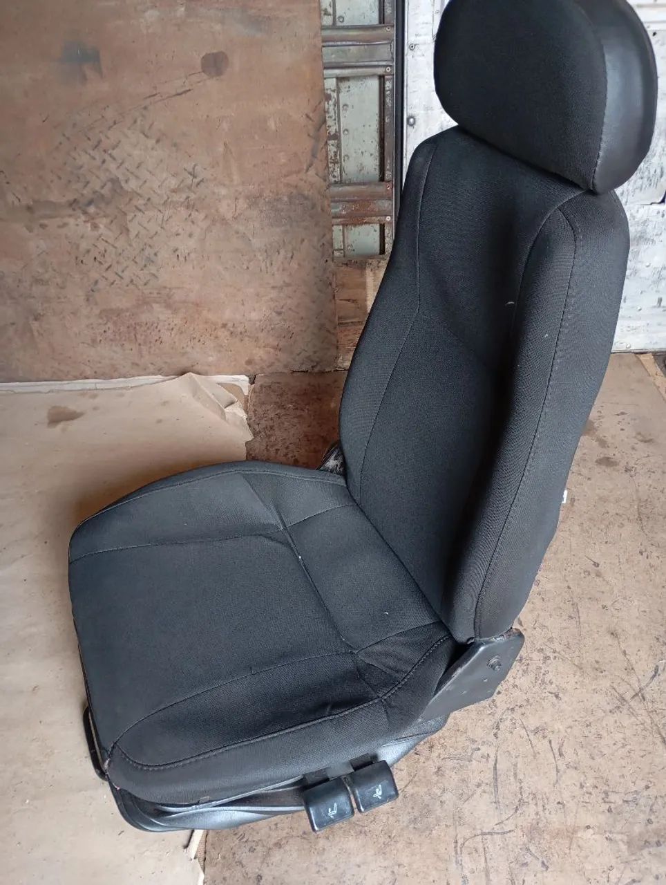 Banco motorista original caminhão 1620