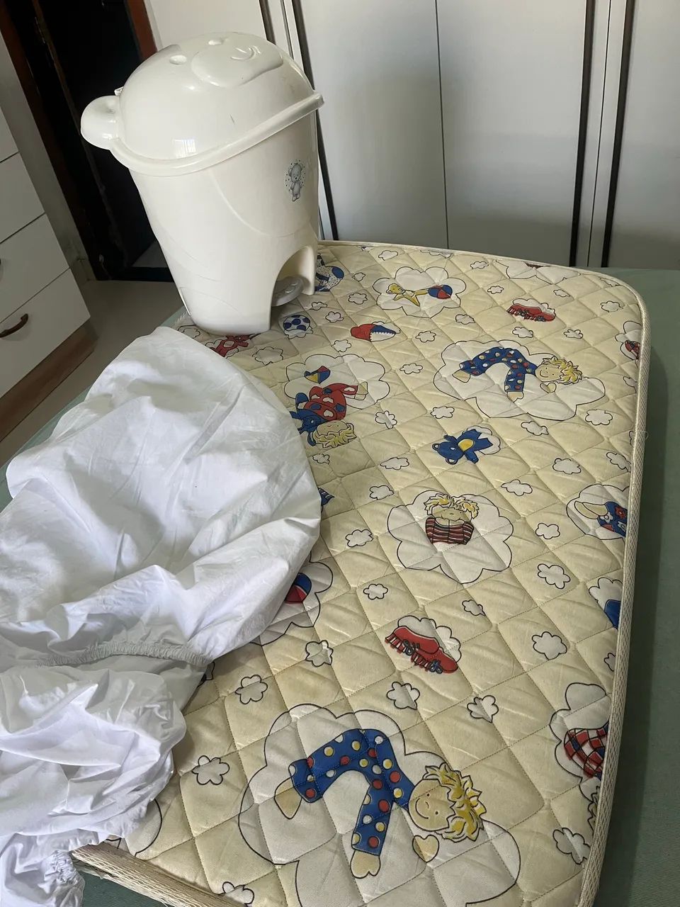 Kit colchão, capa e cesto roupa infantil  - Foto 4