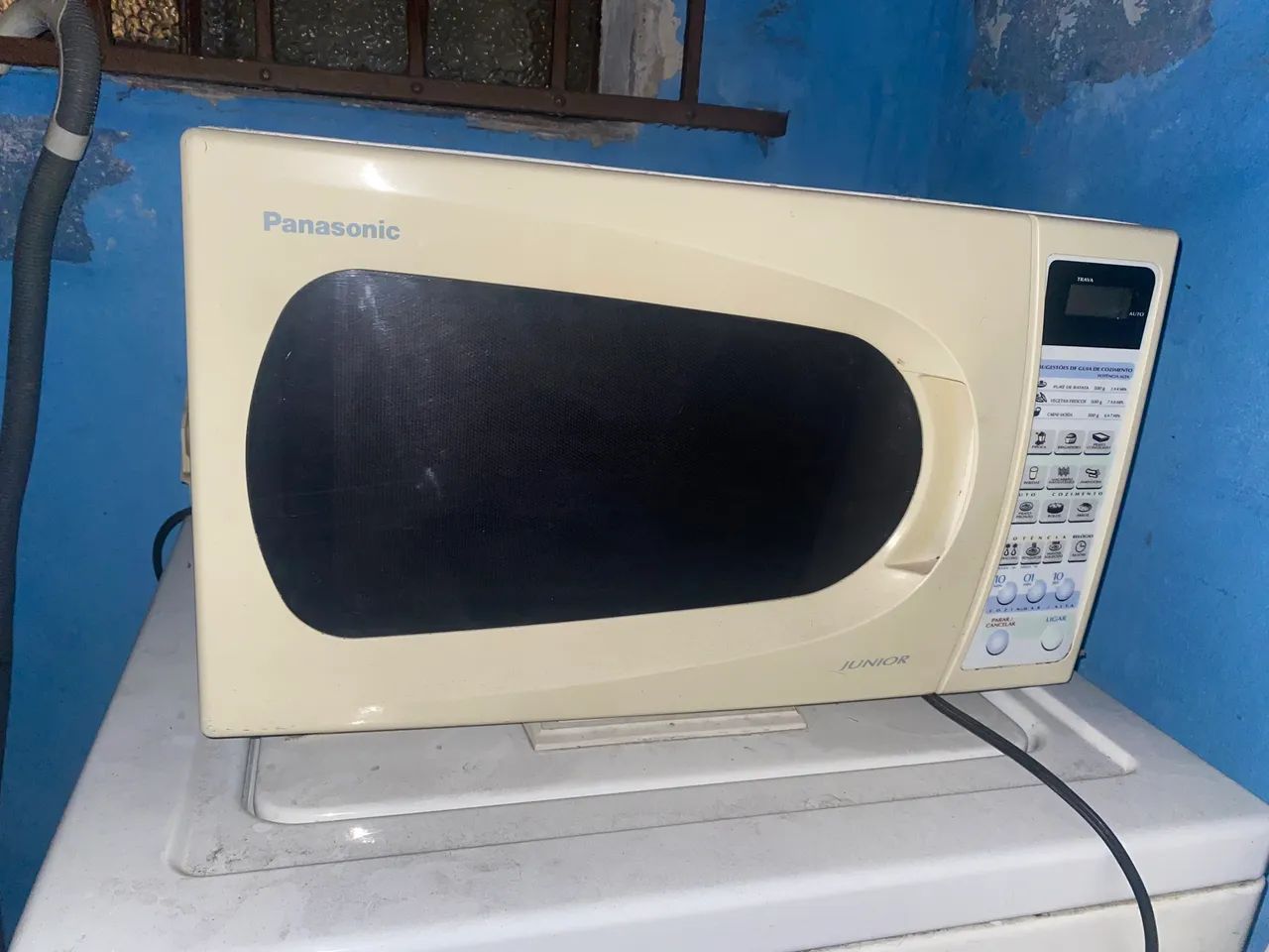 Máquina de lavar 7 kg + microondas precisa arrumar.