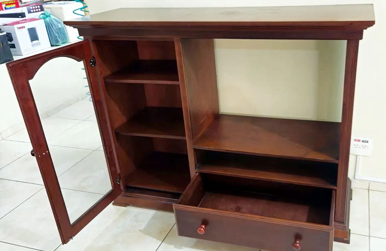 Rack de Mogno Maciço com Cristaleira - Foto 4
