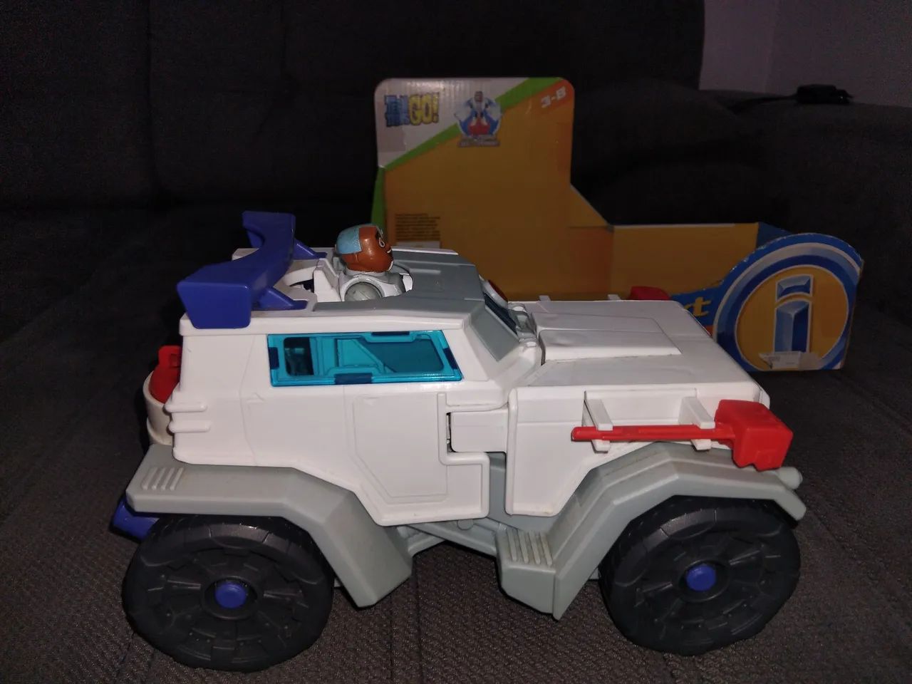 Carro jovens titãs em ação  - Foto 3