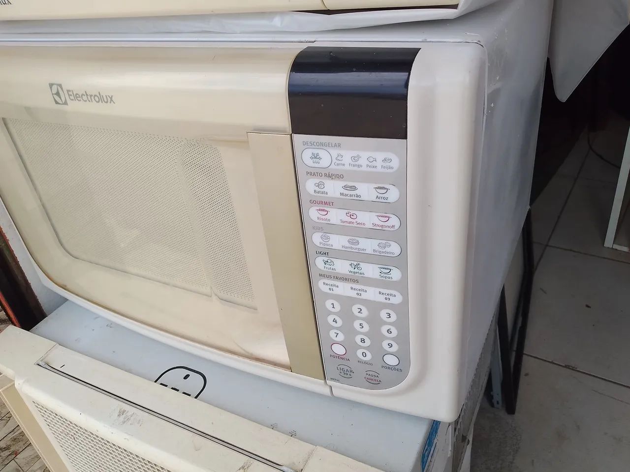 Microondas Eletrolux 30 litros. - Foto 4