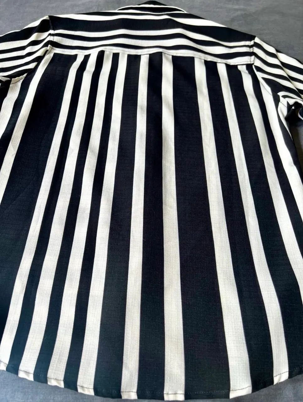 Camisa Listrada Preto/ Branco P - Foto 4