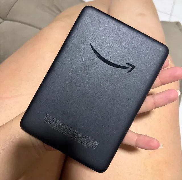 Kindle 11 geração com capinha e película 