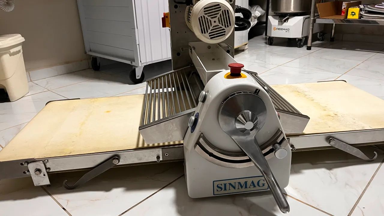 Laminadora de Folhados SINMAG, super oportunidade!!!