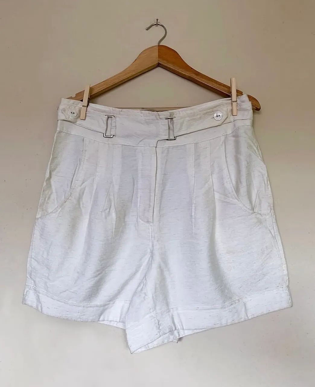 Short Off White de linho 