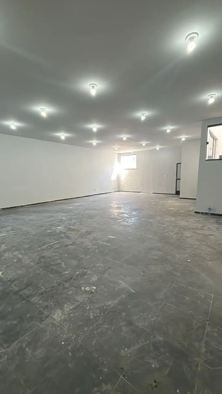Sala com 110 m2 - com cozinha e dois banheiros  - Excelente localização - Foto 3