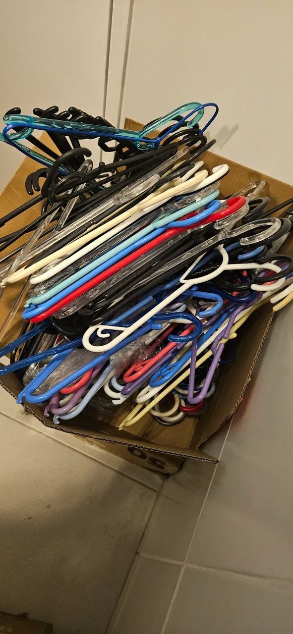 110 Cabides Adulto Diversas Cores Reforçados - Foto 2