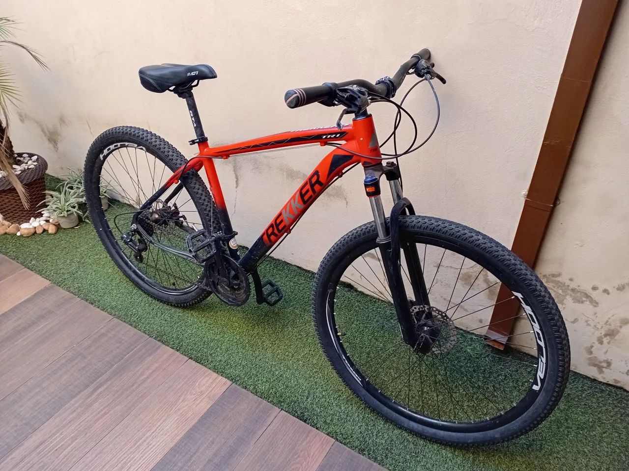 Bicicleta Aro 29 Semi Nova  - Foto 2