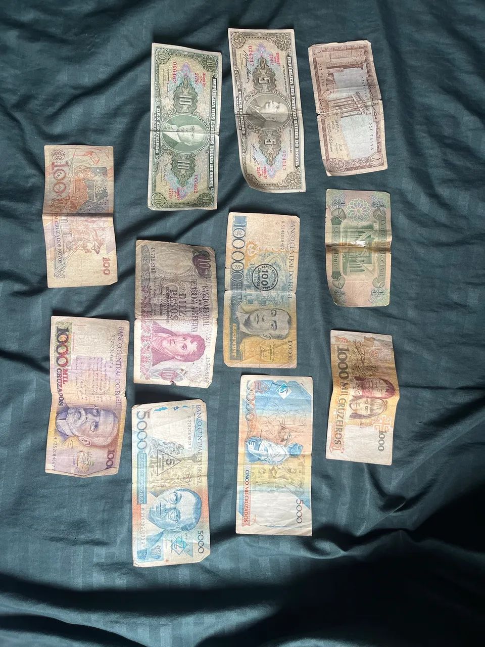Moedas e notas antigas 